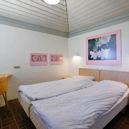 Holiday home Inviting In *